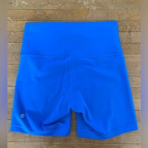 Lululemon Women’s Size 8 Lululemon 6 inch Wunder Train Bike Shorts